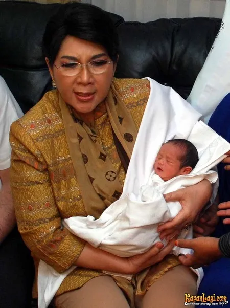 Foto Titiek Puspa