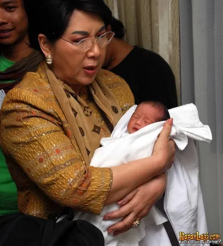 Foto Titiek Puspa