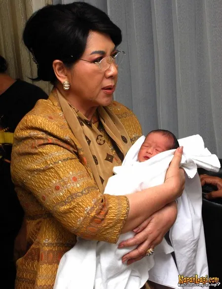 Foto Titiek Puspa