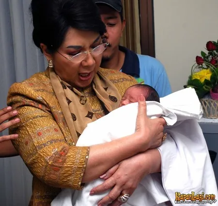 Foto Titiek Puspa