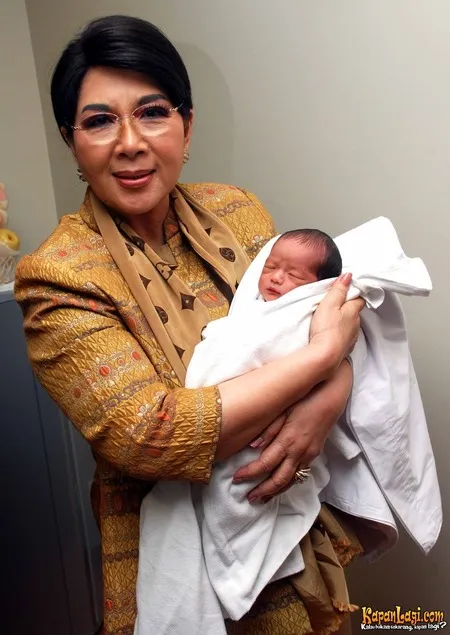 Foto Titiek Puspa