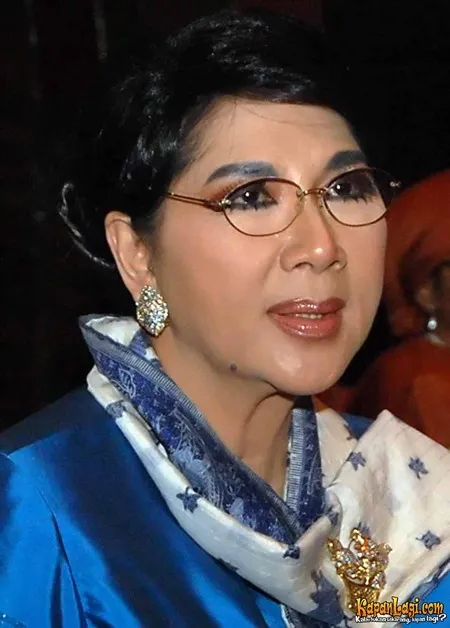 Foto Titiek Puspa