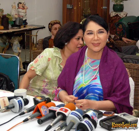 Foto Titiek Puspa