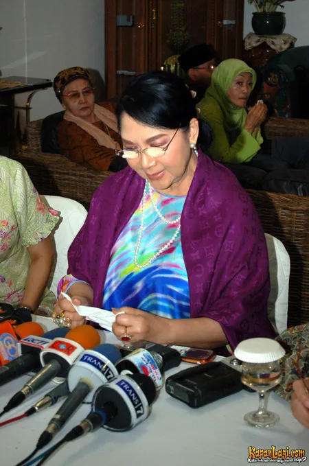 Foto Titiek Puspa