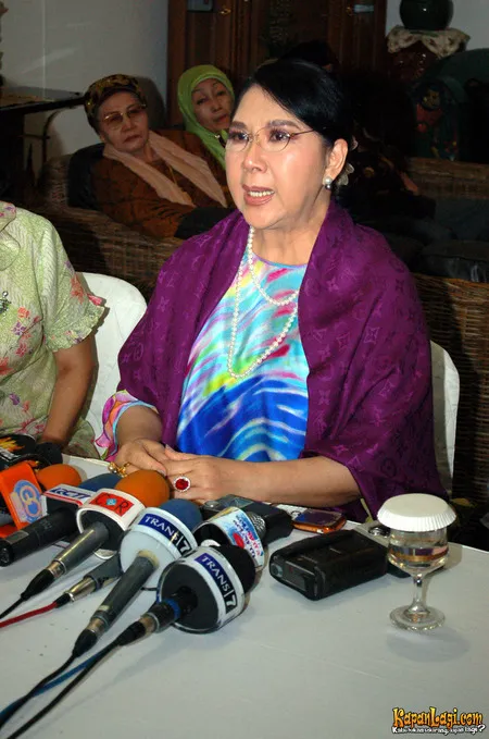 Foto Titiek Puspa