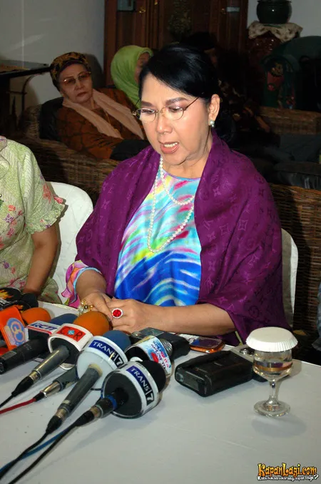 Foto Titiek Puspa