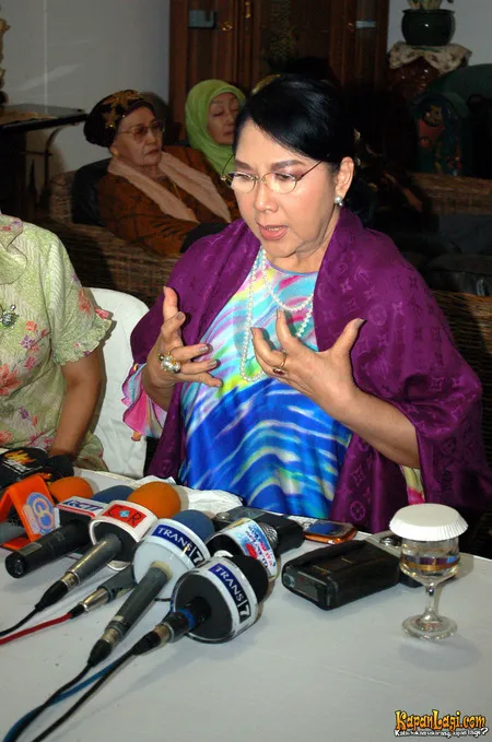 Foto Titiek Puspa