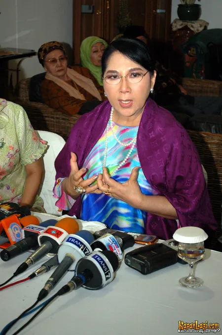 Foto Titiek Puspa