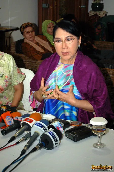 Foto Titiek Puspa