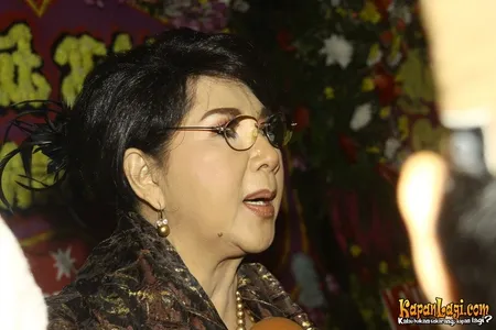 Foto Titiek Puspa