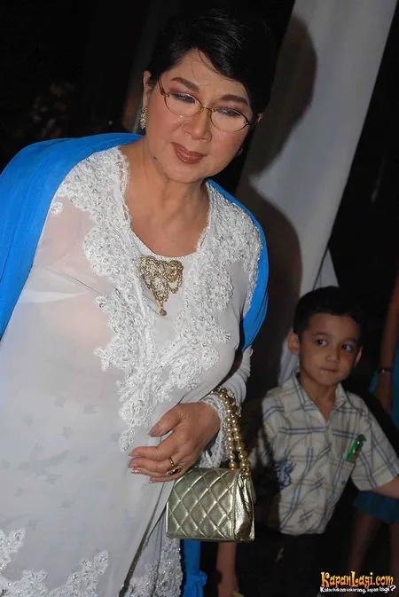 Foto Titiek Puspa