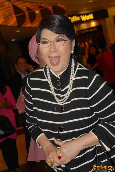 Foto Titiek Puspa