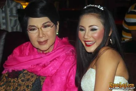 Foto Titiek Puspa