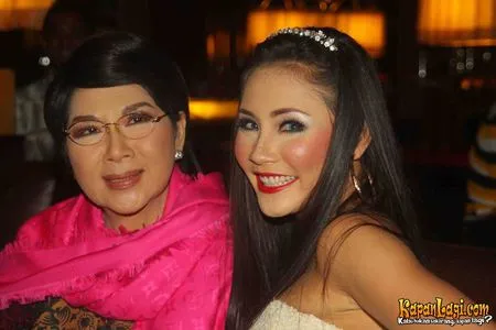 Foto Titiek Puspa