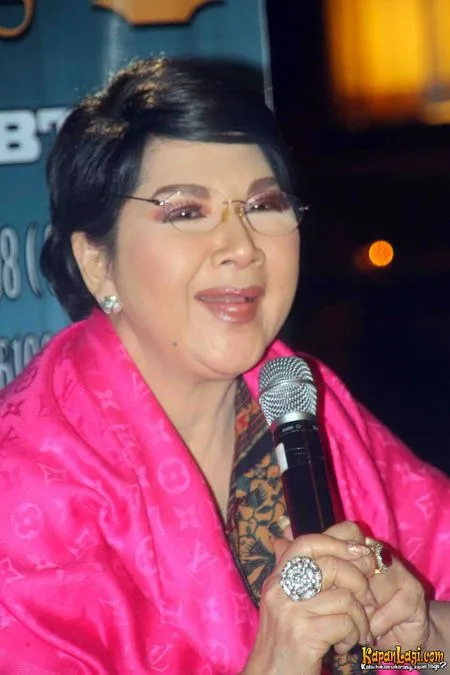 Foto Titiek Puspa