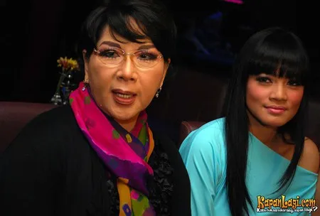 Foto Titiek Puspa
