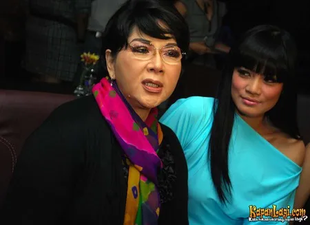 Foto Titiek Puspa