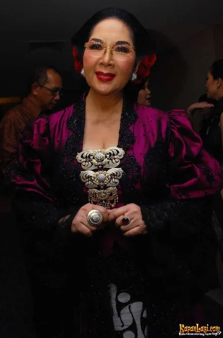 Foto Titiek Puspa