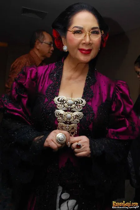 Foto Titiek Puspa