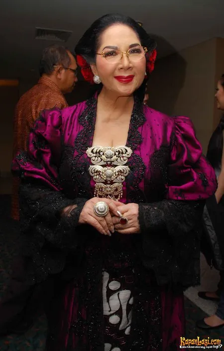 Foto Titiek Puspa