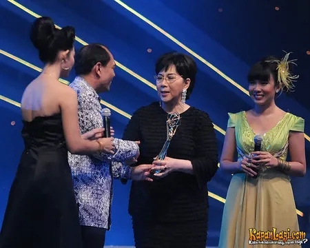 Foto Titiek Puspa