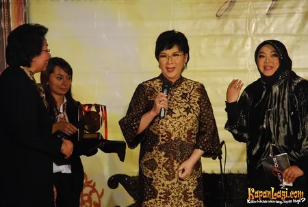Foto Titiek Puspa