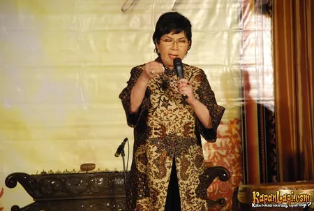 Foto Titiek Puspa
