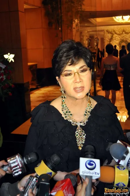 Foto Titiek Puspa