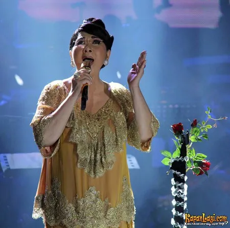 Foto Titiek Puspa