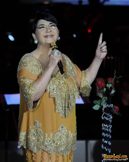 Foto Titiek Puspa