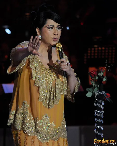 Foto Titiek Puspa