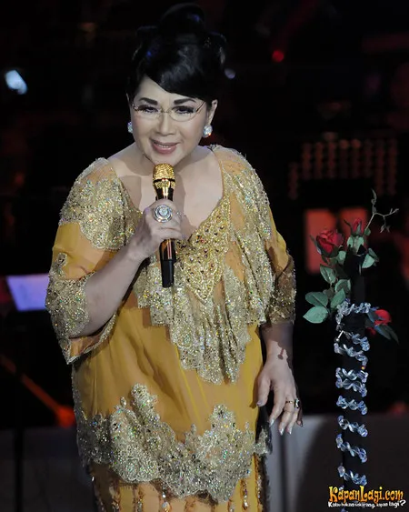 Foto Titiek Puspa