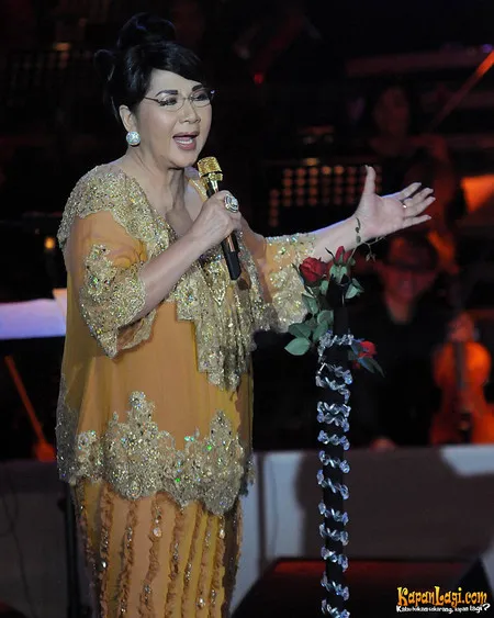 Foto Titiek Puspa