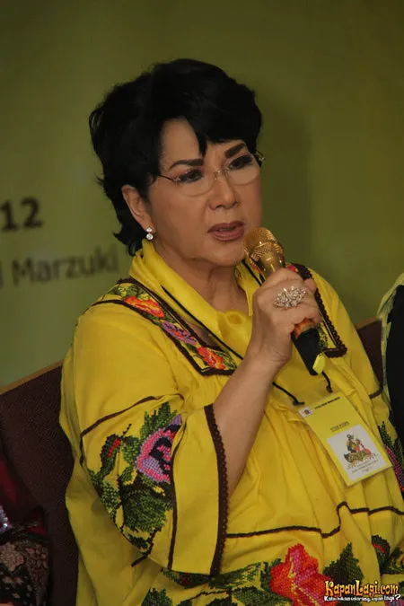 Foto Titiek Puspa