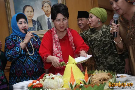 Foto Titiek Puspa