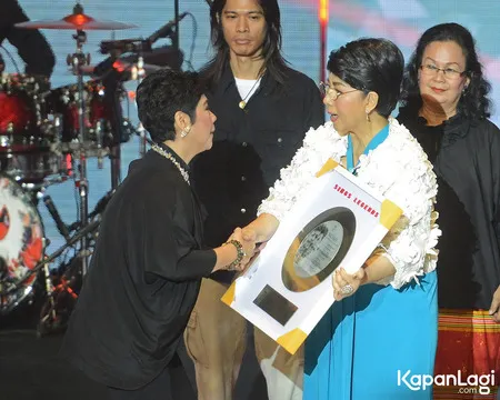Foto Titiek Puspa
