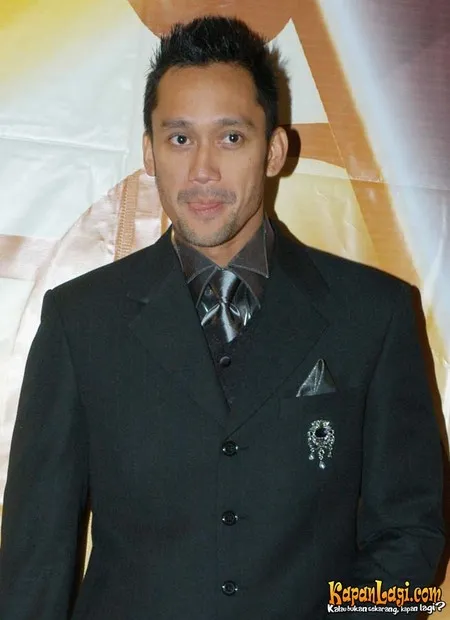 Foto Tora Sudiro