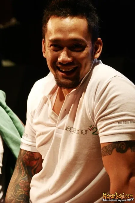 Foto Tora Sudiro
