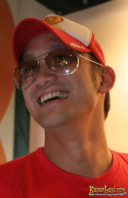 Foto Tora Sudiro