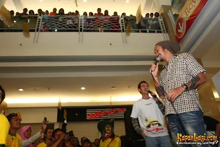 Foto Tora Sudiro