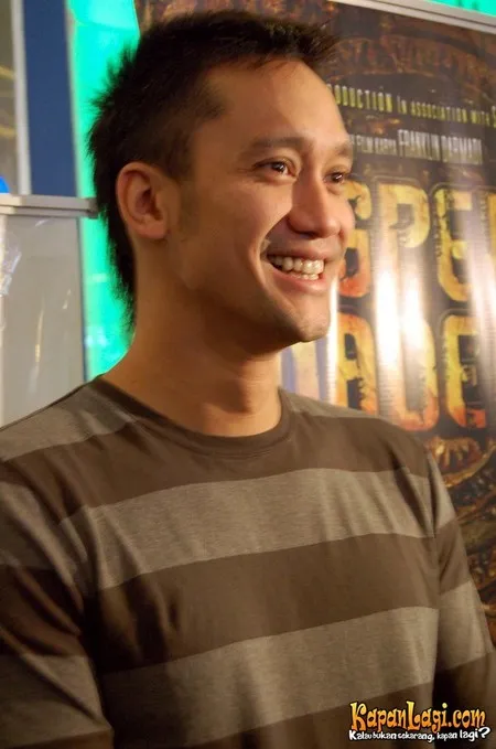 Foto Tora Sudiro