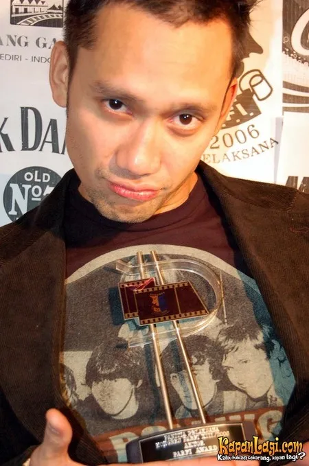 Foto Tora Sudiro