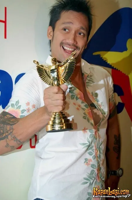 Foto Tora Sudiro