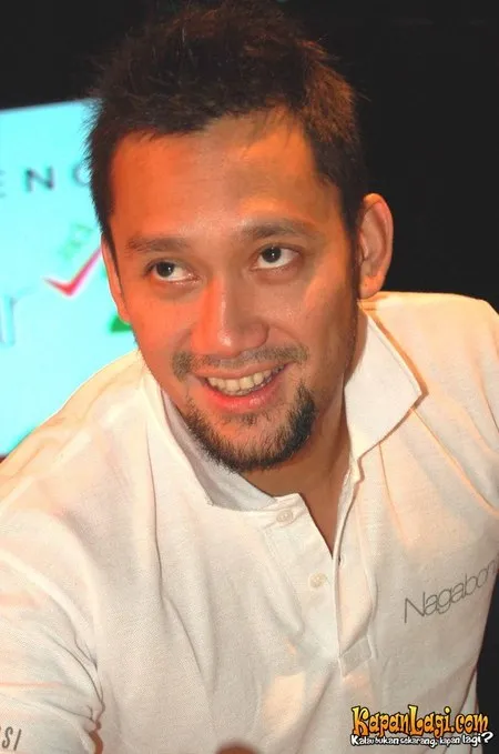 Foto Tora Sudiro