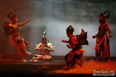 Foto Tora Sudiro