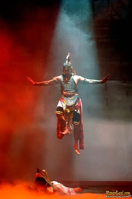 Foto Tora Sudiro