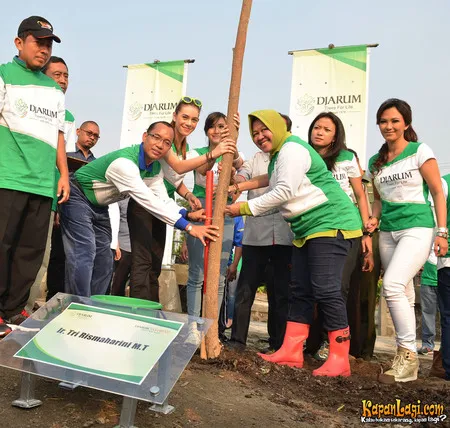 Foto Tri Rismaharini