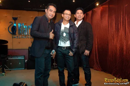 Foto Trio Libels