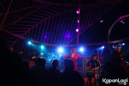 Foto Tropical Transit Bali