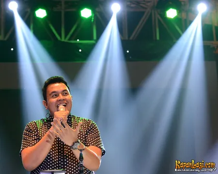 Foto Tulus